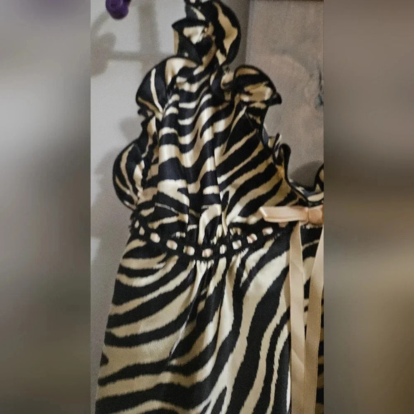 Seductive Wear by Cinema Exoile Zebra print camisole and top lingerie set.Size M - Picture 4 of 16